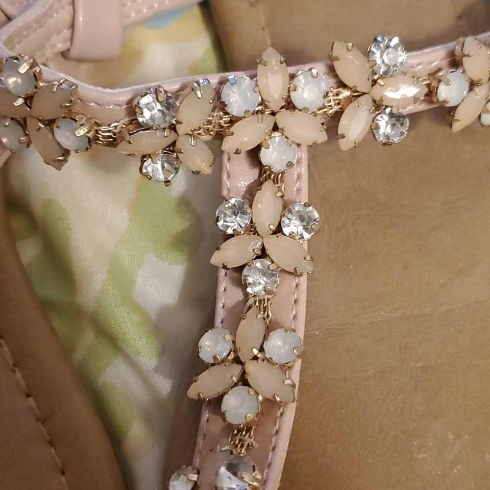 Madeline Stuart Jeweled Sandals size 8m - Picture 2 of 4